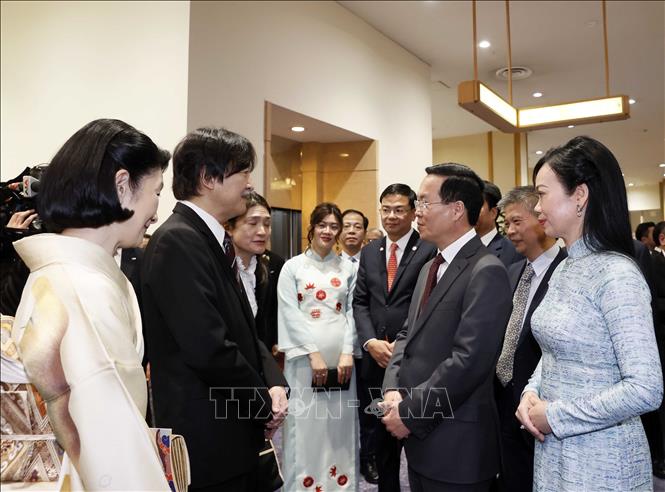 Chủ tịch nước Võ Văn Thưởng và Phu nhân cùng Hoàng Thái tử Akishino và Công nương tại Lễ kỷ niệm 50 năm thiết lập quan hệ ngoại giao Việt Nam – Nhật Bản. Ảnh: Thống Nhất – TTXVN
