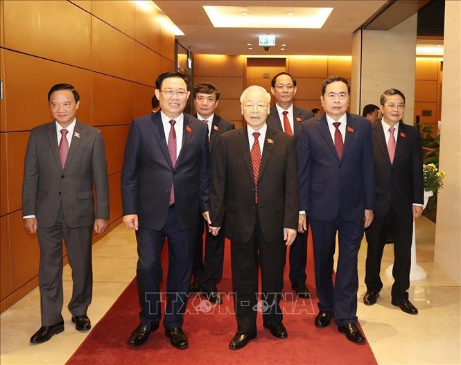 Tổng Bí thư Nguyễn Phú Trọng với các đồng chí lãnh đạo Quốc hội tại phiên bế mạc. Ảnh: Trí Dũng –TTXVN