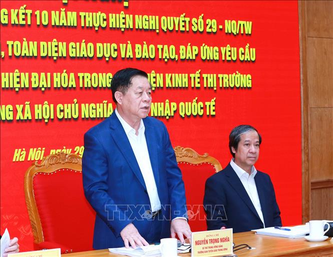 Đồng chí Nguyễn Trọng Nghĩa, Bí thư Trung ương Đảng, Trưởng Ban Tuyên giáo Trung ương phát biểu chỉ đạo hội nghị. Ảnh: Phương Hoa - TTXVN