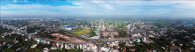 Nút giao đường vành đai thành phố Tân An với quốc lộ 1 và đường tỉnh 833. Ảnh: Vũ Sinh – TTXVN
