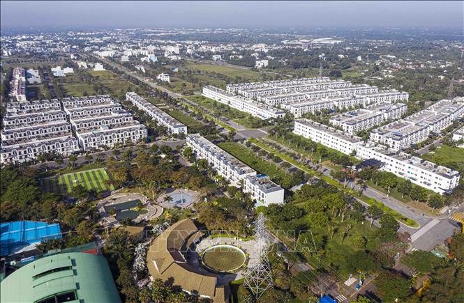 Khu đô thị mới Trần Anh trên đường vành đai thành phố Tân An. Ảnh: Vũ Sinh – TTXVN
