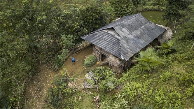 Ngôi nhà của gia đình ông Lường Văn Thành tại khu suối Tào, xóm Bao, xã Giáp Đắt (Đà Bắc, Hòa Bình). Ảnh: Trọng Đạt - TTXVN