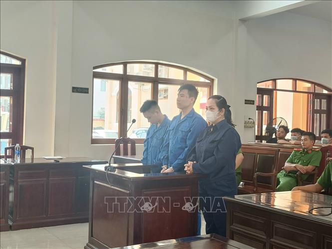 Các bị cáo nghe tuyên án tại toà. Ảnh: TTXVN phát