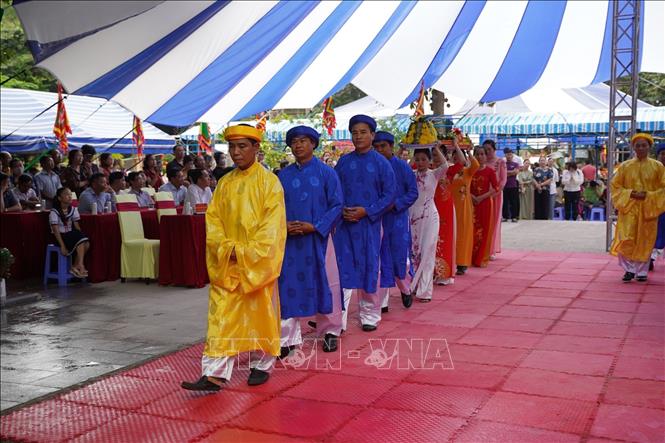 Người dân Côn Đảo xem bà Phi Yến như một vị nữ thần phù trợ cho mọi mặt đời sống. Ảnh: Huỳnh Sơn - TTXVN