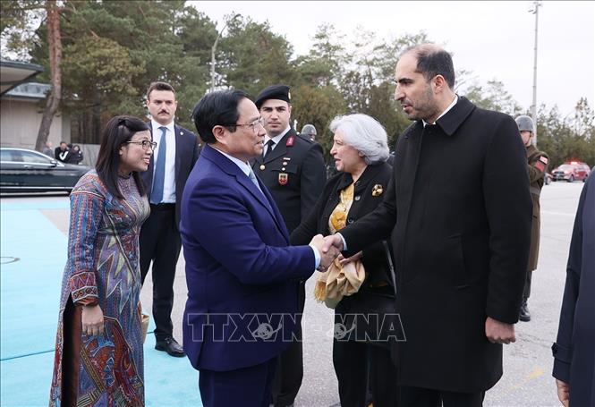 Lễ tiễn Thủ tướng Phạm Minh Chính và Phu nhân tại sân bay Quốc tế Esenboga, thủ đô Ankara. Ảnh: Dương Giang-TTXVN
