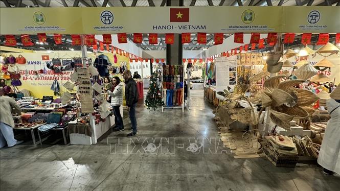 Khu gian hàng Việt Nam tại Hội chợ. Ảnh: Dương Hoa-Pv TTXVN tại Italy