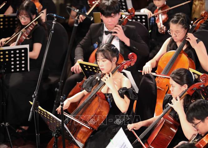 VYO quy tụ hơn 70 bạn trẻ từ 12 - 22 tuổi, mang các quốc tịch khác nhau như Việt Nam, Đức, Nhật Bản, Hàn Quốc, Việt - Anh. Ảnh: Thanh Tùng - TTXVN 