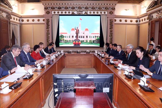 Quang cảnh buổi làm việc. Ảnh: Xuân Khu-TTXVN