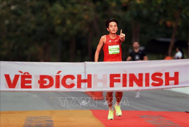 More than 30,000 runners from 91 countries and territories participate in Techcombank International Marathon in Ho Chi Minh City on December 10. VNA Photo: Mỹ Phương