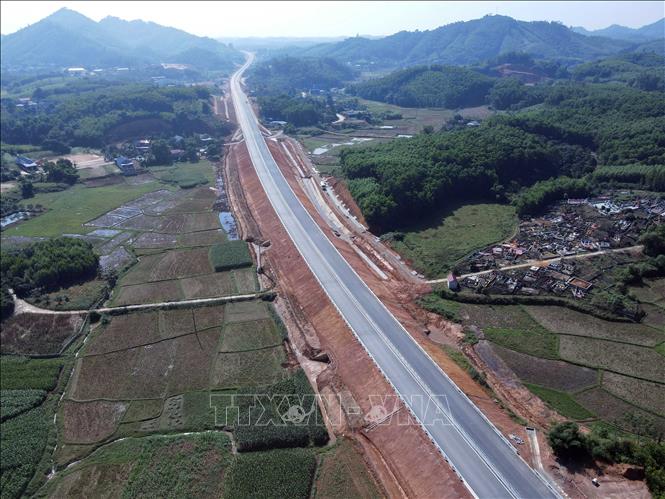 Cao tốc Tuyên Quang - Phú Thọ đã cơ bản hoàn thành. Ảnh: Vũ Quang - TTXVN