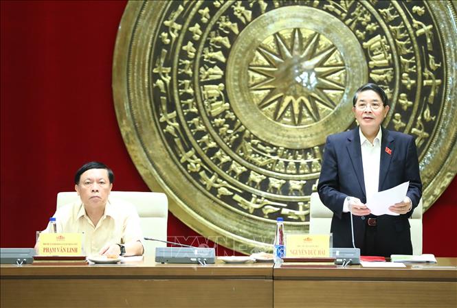 Phó Chủ tịch Quốc hội Nguyễn Đức Hải, Phó Trưởng nhóm 3, Chủ nhiệm chuyên đề 5 chủ trì cuộc họp. Ảnh: Minh Đức – TTXVN