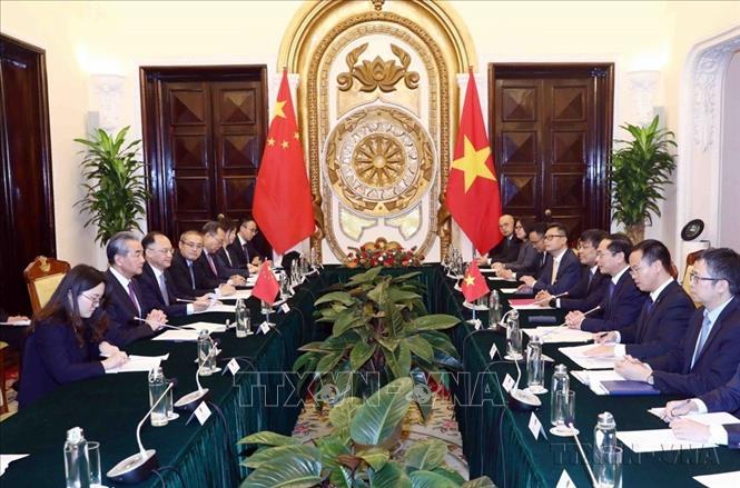 Bộ trưởng Ngoại giao Bùi Thanh Sơn hội đàm với Bộ trưởng Ngoại giao Trung Quốc Vương Nghị đang thăm chính thức Việt Nam và dự Phiên họp lần thứ 13 Ủy ban Chỉ đạo hợp tác song phương Việt Nam - Trung Quốc. Ảnh: Phạm Kiên - TTXVN