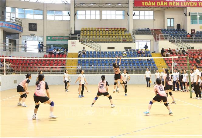 Các vận động viên tham gia thi đấu bóng chuyền tại Hội khỏe. Ảnh Tạ Toàn - TTXVN