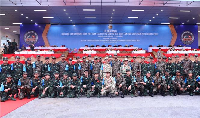 The Vietnamese and Indian defence ministries launch a joint military exercise for United Nations peacekeeping operations called VINBAX 2023 in Hanoi on December 11. VNA Photo: Trọng Đức