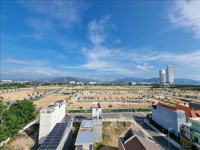 Khu đô thị biển Bình Sơn – Ninh Chữ (phường Mỹ Bình, thành phố Phan Rang – Tháp Chàm) đang được chủ đầu tư đẩy nhanh tiến độ xây dựng. Ảnh: Nguyễn Thành – TTXVN
