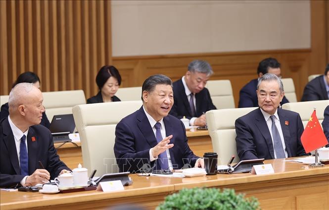 Chinese Party General Secretary and President Xi Jinping at the meeting with Prime Minister Pham Minh Chinh in Hanoi on December 13. VNA Photo: Dương Giang