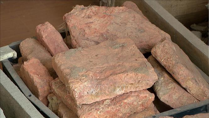 Hiện vật được khai quật tại di tích khảo cổ học Mán Bạc, thôn Bạch Liên, xã Yên Thành (Yên Mô, Ninh Bình). Ảnh: Thùy Dung - TTXVN