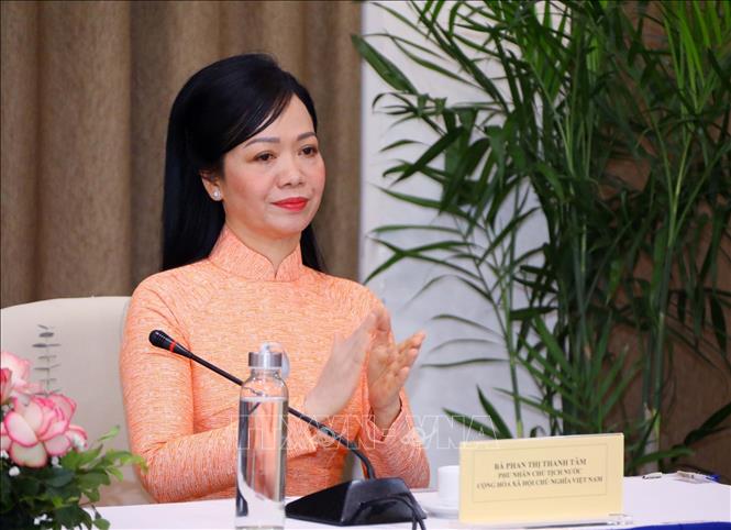 Bà Phan Thị Thanh Tâm, Phu nhân Chủ tịch nước Võ Văn Thưởng tại cuộc giao lưu với sinh viên Đại học Quốc gia Hà Nội. Ảnh: Văn Điệp - TTXVN

