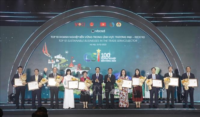 Top 10 Doanh nghiệp bền vững trong lĩnh vực thương mại. Ảnh: Trần Việt - TTXVN 