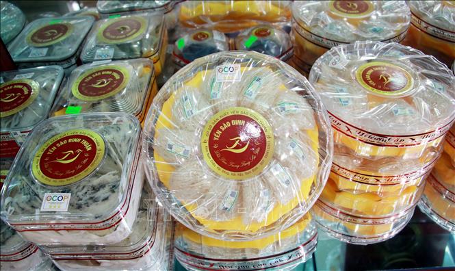 Các sản phẩm của cơ sở sản xuất yến sào Đinh Thuận, xã Hải Đông (Hải Hậu, Nam Định). Ảnh: Nguyễn Lành - TTXVN 