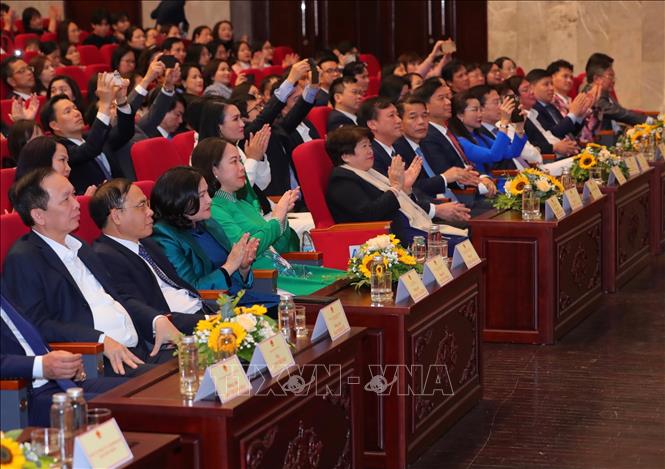 Phó Chủ tịch nước Võ Thị Ánh Xuân, Chủ nhiệm Ủy ban Xã hội của Quốc hội Nguyễn Thuý Anh cùng đại diện các Bộ, Ban, ngành tham dự chương trình. Ảnh: Hoàng Hiếu - TTXVN 