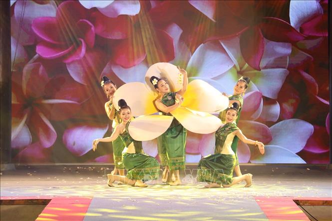 Một tiết mục hấp dẫn trong chương trình nghệ thuật đặc sắc. Ảnh: Đức Phương - TTXVN