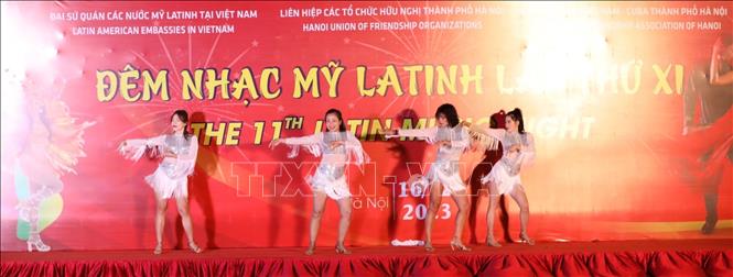 Các tiết mục nghệ thuật biểu diễn tại Đêm hội. Ảnh: TTXVN phát