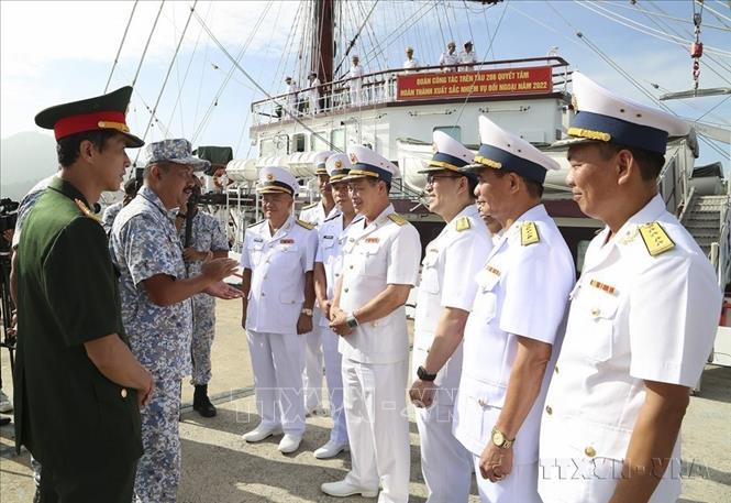 Tàu buồm 286 Lê Quý Đôn cùng Đoàn công tác Quân chủng Hải quân Việt Nam cập cảng Lumut thuộc Căn cứ Hải quân Lumut (Perak, Malaysia). Ảnh: An Nguyễn - TTXVN 
