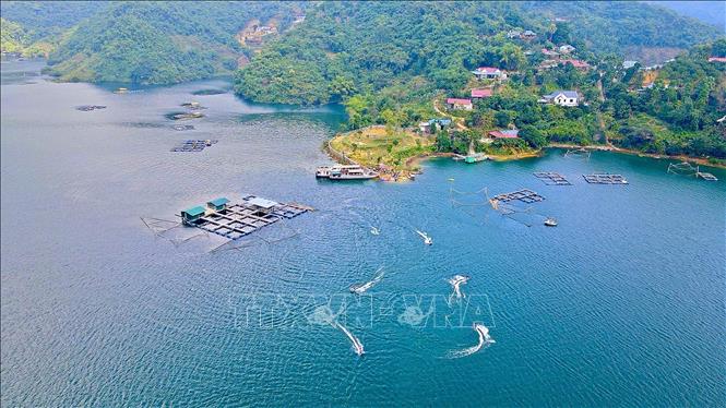 Điểm du lịch bản Bích Trụ, xã Hòa Bình, thành phố Hòa Bình. Ảnh: TTXVN phát