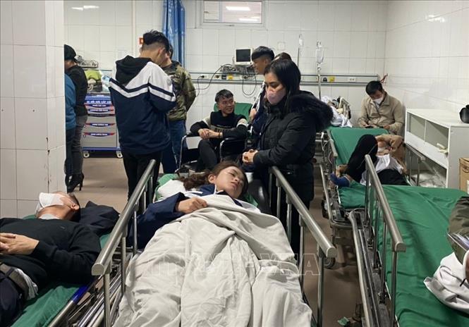 Ngay sau khi xảy ra sự việc, nhà trường đã đưa các học sinh đến Bệnh viện đa khoa 115 Nghệ An để kiểm tra. Ảnh: TTXVN phát