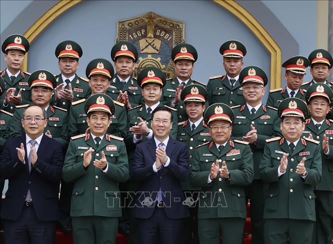 President Vo Van Thuong examines the training and combat readiness at Brigade K3 of General Department II, the Ministry of National Defence, on December 21. VNA Photo: Thống Nhất
