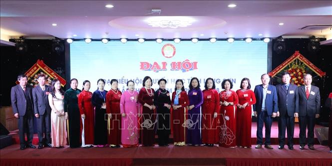 Ban chấp hành khóa V Hội Khuyến học tỉnh Lạng Sơn ra mắt Đại hội. Ảnh: Anh Tuấn – TTXVN