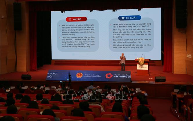 Đại diện doanh nghiệp tham luận. Ảnh: Minh Thu - TTXVN