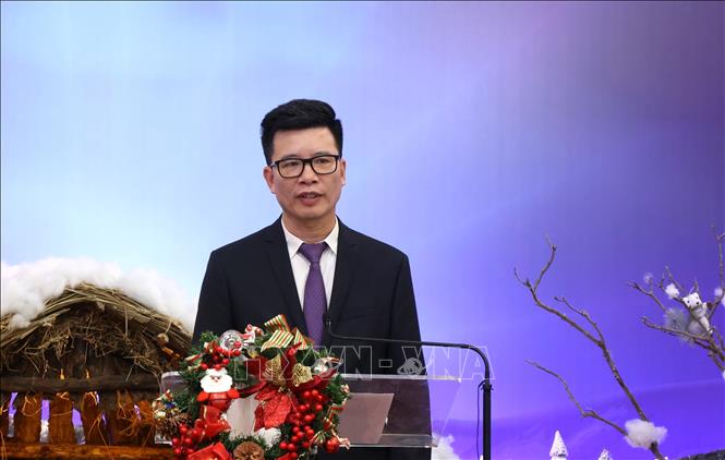 Vice Chairman of the Government Committee for Religious Affairs Nguyen Tien Trong speaks at the ceremony. VNA Photo: Anh Tuấn