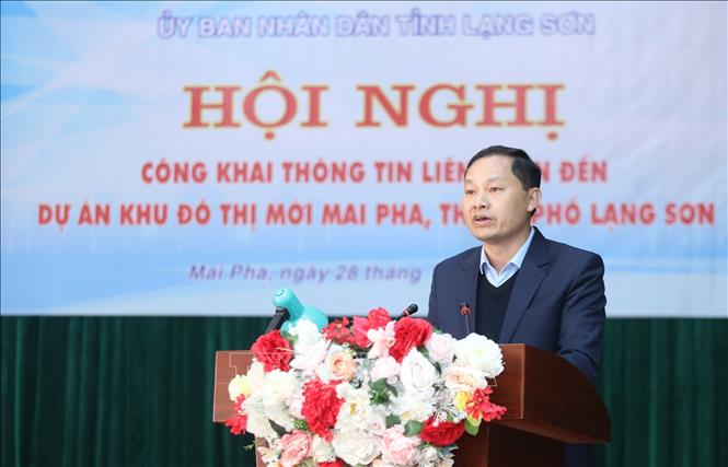 Chánh Văn phòng UBND tỉnh Lạng Sơn Phạm Hùng Trường – Người phát ngôn của UBND tỉnh công khai thông tin liên quan đến dự án khu đô thị mới Mai Pha, thành phố Lạng Sơn. Ảnh: Anh Tuấn - TTXVN