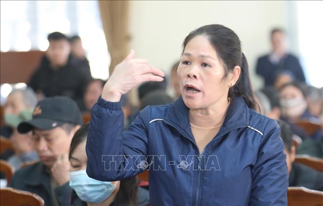 Người dân bị ảnh hưởng bởi dự án ý kiến. Ảnh: Anh Tuấn - TTXVN