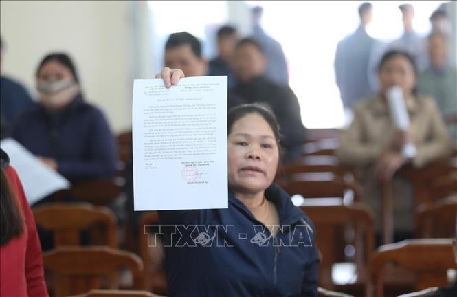 Người dân bị ảnh hưởng bởi dự án ý kiến. Ảnh: Anh Tuấn - TTXVN