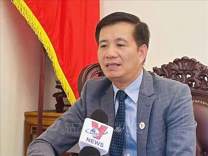 Đại sứ Việt Nam tại Malaysia Đinh Ngọc Linh trả lời phỏng vấn. Ảnh: Thành Trung - TTXVN