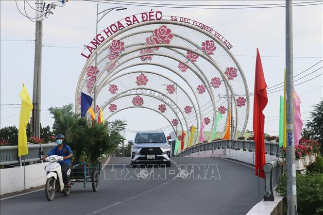 Đường vào Làng hoa kiểng thành phố Sa Đéc (tỉnh Đồng Tháp). Ảnh: Nguyễn Văn Trí – TTXVN