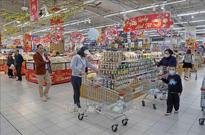 Gian bày bán các sản phẩm bánh, kẹo tại Siêu thị Go!, Big C Thăng Long, Hà Nội. Ảnh: Trần Việt - TTXVN