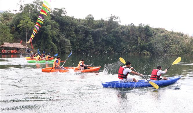 Các vận động viên xuất phát. Ảnh: Việt Hoàng - TTXVN