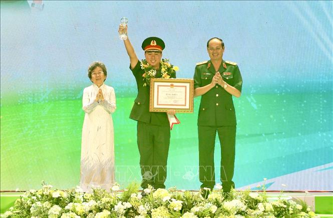  Trung tá Ngô Trường An, Ủy viên Ban Thường vụ Đảng ủy, Phó Chính ủy Trung đoàn Gia Định, Bộ Tư lệnh TP. Hồ Chí Minh. Ảnh: Hồng Giang - TTXVN.