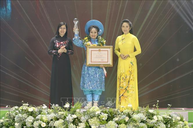  Huỳnh Thị Anh Thi, diễn viên, Bí Thư Chi Đoàn - Nhà hát nghệ thuật hát Bội TP. Hồ Chí Minh. Ảnh: Hồng Giang - TTXVN.