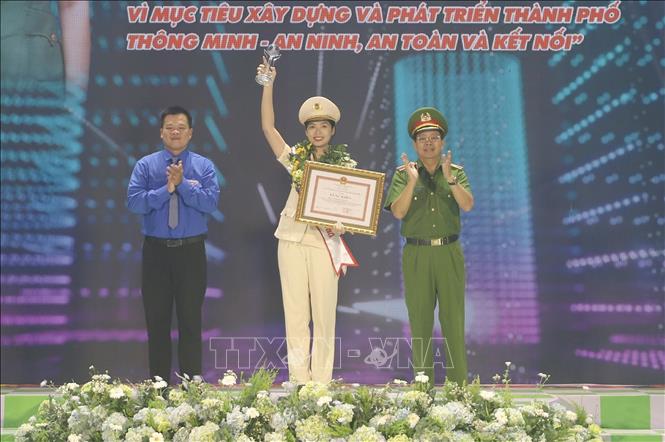  Đại uý Võ Thị Bích Phương, Ủy viên Ủy ban Kiểm tra Thành Đoàn, Phó Trưởng Ban Thanh niên Công an TP. Hồ Chí Minh. Ảnh: Hồng Giang - TTXVN.