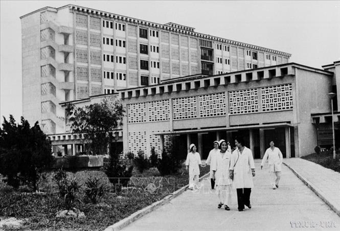 Công trình Bệnh viện Nhi Thụy Điển (nay bệnh viện Nhi Trung ương) - là một trong hai bệnh viện lớn do Chính phủ Thụy Điển giúp Việt nam xây dựng (1981). Ảnh: Nguyễn Tấn - TTXVN