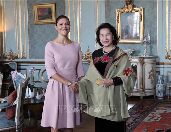 Chủ tịch Quốc hội Nguyễn Thị Kim Ngân đến chào xã giao Công chúa kế vị Victoria Alice Désirée trong chuyến thăm chính thức Vương quốc Thụy Điển (2017). Ảnh: Trọng Đức – TTXVN