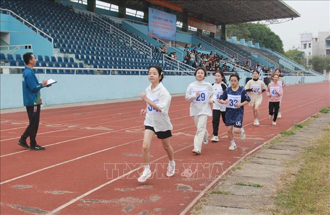 Các vận động viên nữ tham gia Giải Chạy sinh viên tỉnh Lạng Sơn năm 2024. Ảnh: Anh Tuấn - TTXVN