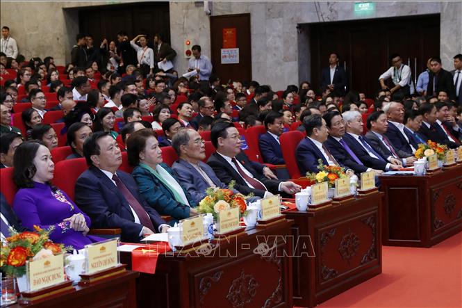 Chủ tịch Quốc hội Vương Đình Huệ và các đại biểu tham dự buổi lễ. Ảnh: Nhan Sáng-TTXVN
