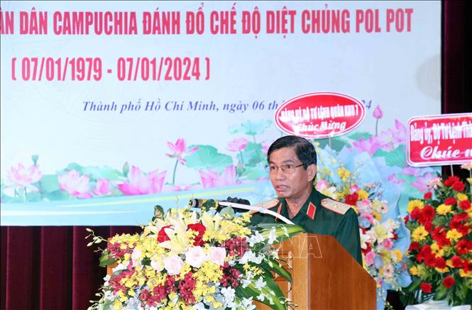 Trong ảnh: Thiếu tướng Đặng Văn Hùng, Phó Tư lệnh, Tham mưu trưởng Quân khu 7 phát biểu cảm ơn, tri ân Hội cựu chiến binh Mặt trận 779. Ảnh: Xuân Khu-TTXVN