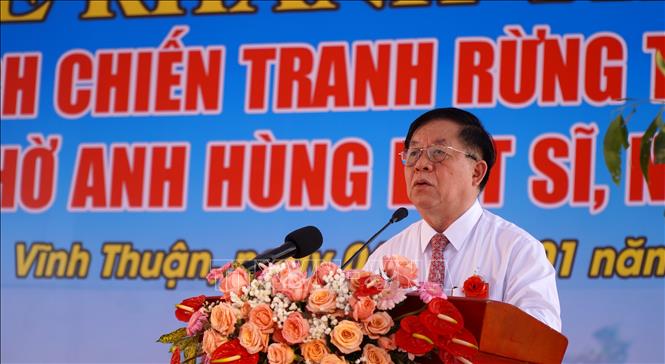 Bí thư Trung ương Đảng, Trưởng ban Tuyên giáo Trung ương Nguyễn Trọng Nghĩa phát biểu tại buổi lễ. Ảnh: Văn Sĩ - TTXVN
                         